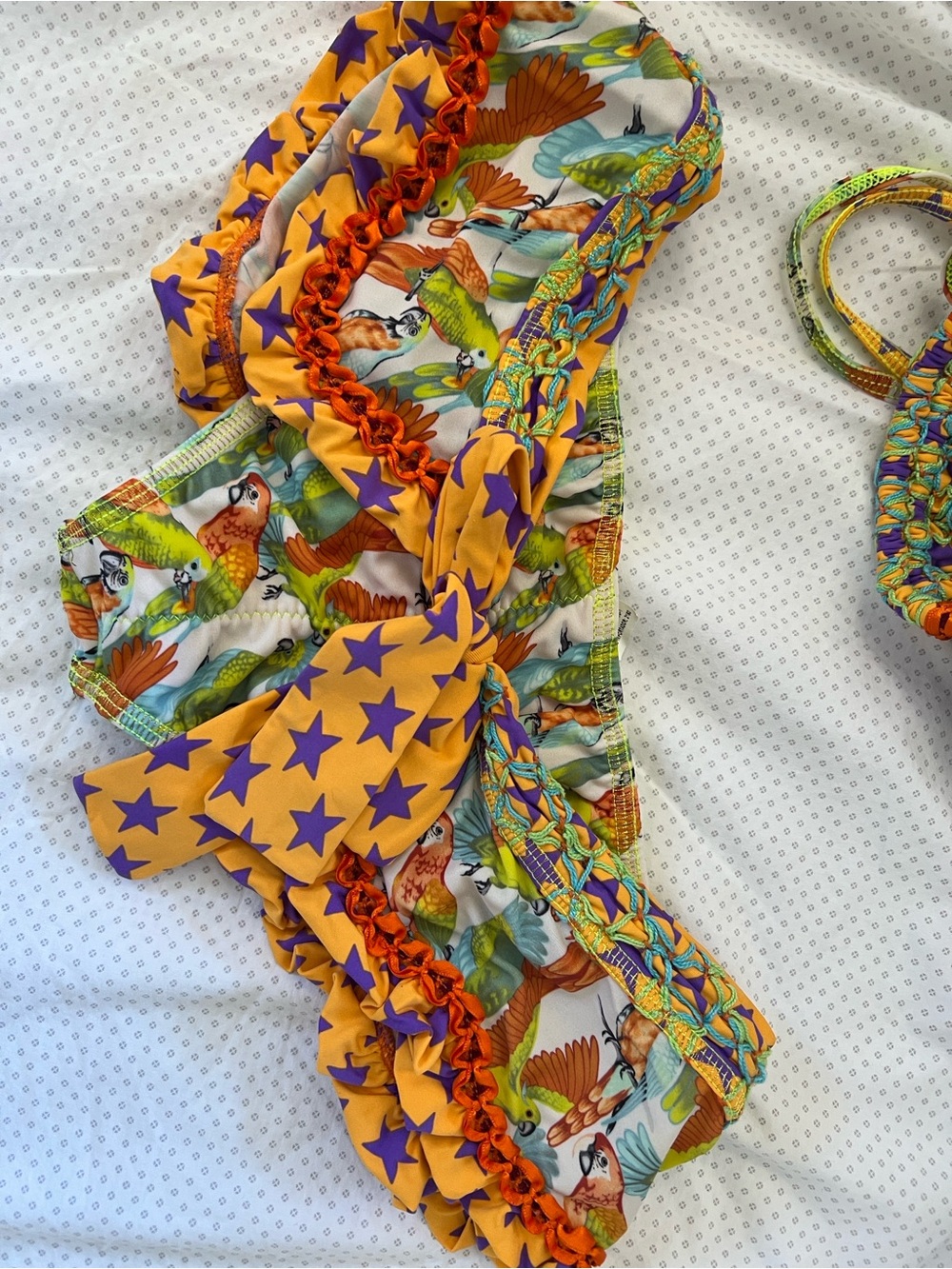 Agua Bendita Parrot and Stars bikini - Picture 2 of 6